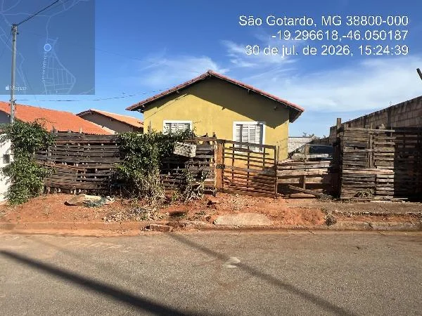 Casa - 2 Quartos - São Gotardo - Ocupado — foto 2