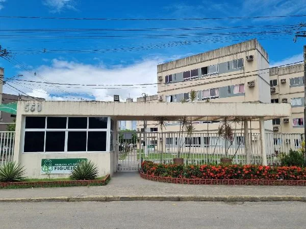 Apartamento - 2 Quartos - Sao Lourenco da Mata - Ocupado — foto 2