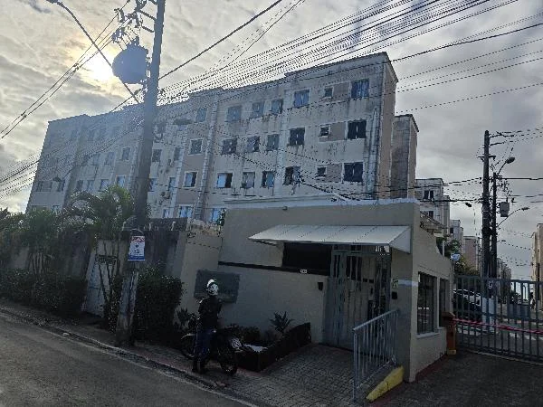 Apartamento - 2 Quartos - Lauro de Freitas - Ocupado — foto 2