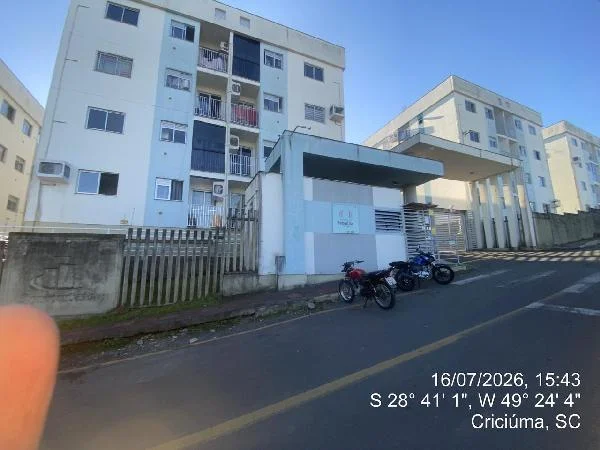 Apartamento - 2 Quartos - Criciúma - Ocupado — foto 2