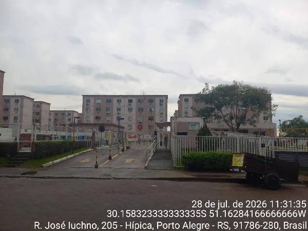 Apartamento - 2 Quartos - Porto Alegre - Ocupado — foto 2