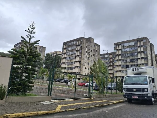 Apartamento - 2 Quartos - São Lourenço da Mata - Ocupado — foto 2