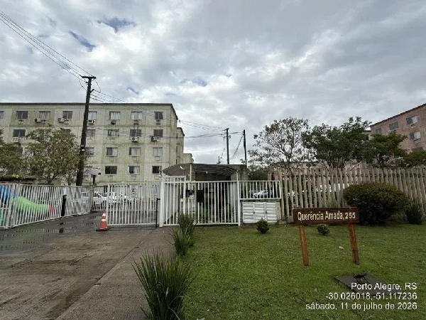 Apartamento - 2 Quartos - Porto Alegre - Ocupado — foto 2