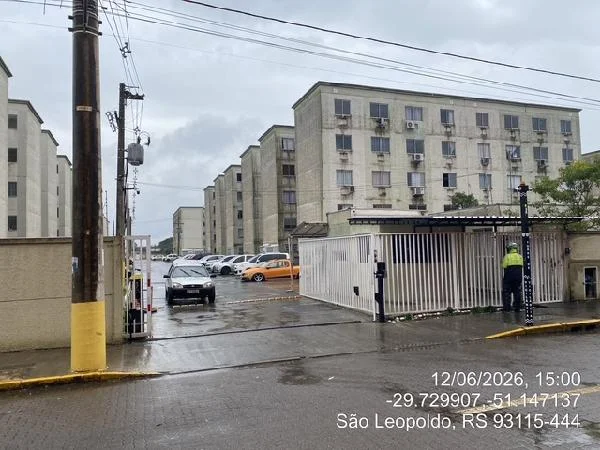 Apartamento - 2 Quartos - Sao Leopoldo - Ocupado — foto 2