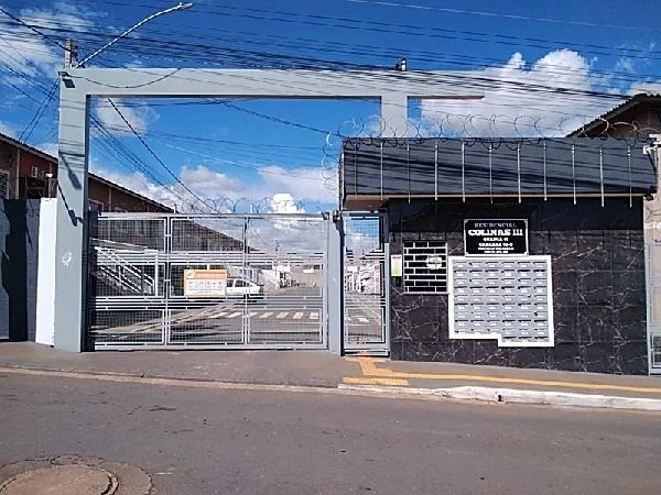 Apartamento - 2 Quartos - Valparaiso de Goias - Ocupado — foto 2