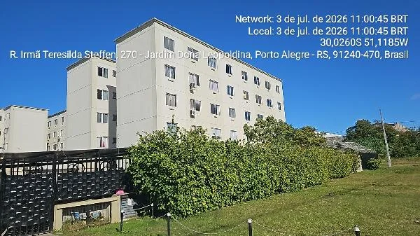 Apartamento - 2 Quartos - Porto Alegre - Desocupado — foto 2