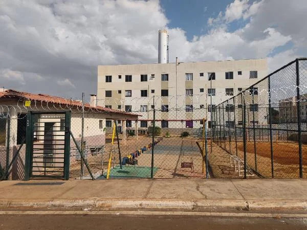 Apartamento - 2 Quartos - Luziânia - Ocupado — foto 2