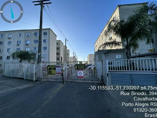 Apartamento - 2 Quartos - Porto Alegre - Ocupado — foto 2