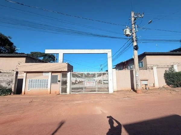 Apartamento - 2 Quartos - Luziânia - Ocupado — foto 2