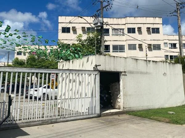 Apartamento - 2 Quartos - Sao Lourenco da Mata - Ocupado — foto 2