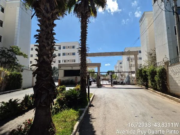Apartamento - 2 Quartos - Montes Claros - Ocupado — foto 2