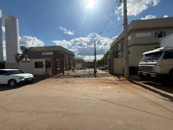 Apartamento - 2 Quartos - Cidade Ocidental - Ocupado — foto 2
