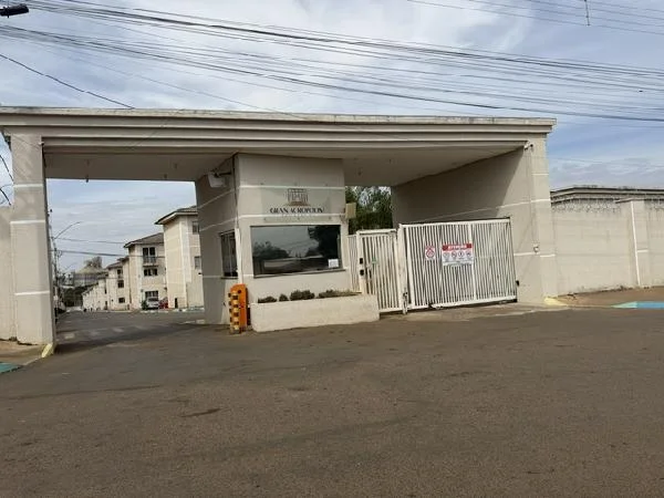 Apartamento - 2 Quartos - Luziania - Ocupado — foto 2