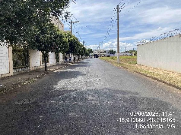 Apartamento - 2 Quartos - Uberlandia - Ocupado — foto 2