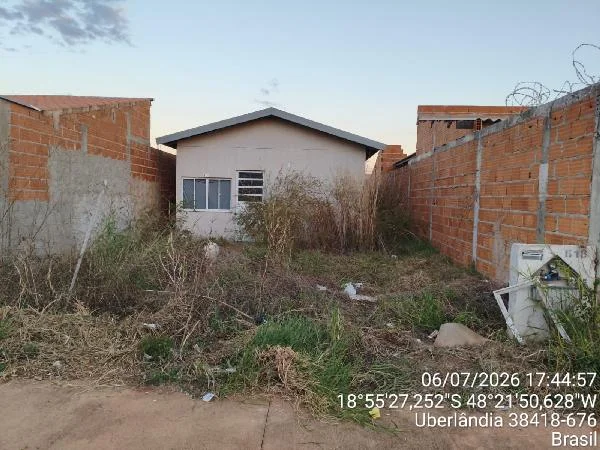 Casa - 2 Quartos - Uberlandia - Desocupado — foto 2