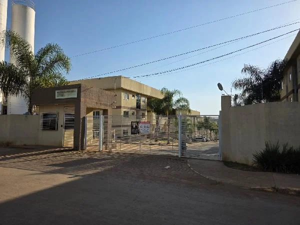 Apartamento - 2 Quartos - Cidade Ocidental - Ocupado — foto 2