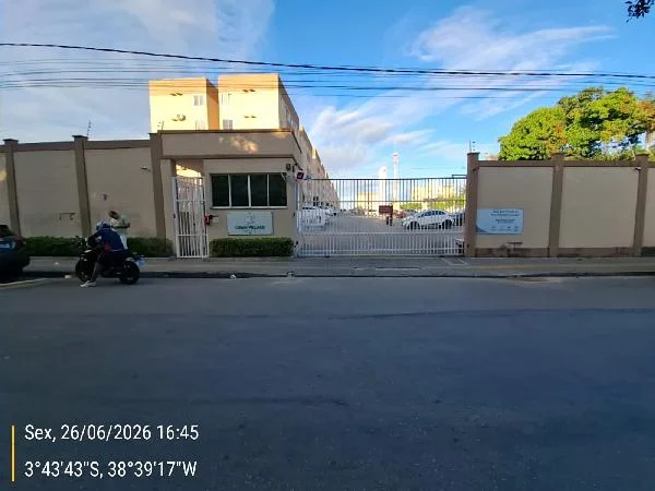 Apartamento - 2 Quartos - Caucaia - Ocupado — foto 2
