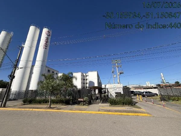 Apartamento - 2 Quartos - Porto Alegre - Ocupado — foto 2