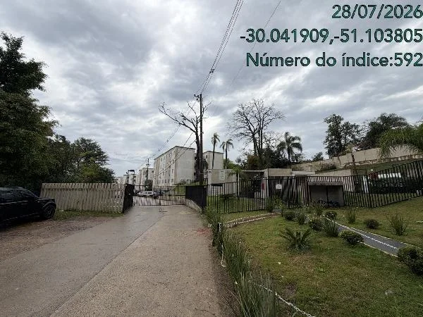 Apartamento - 2 Quartos - Porto Alegre - Ocupado — foto 2