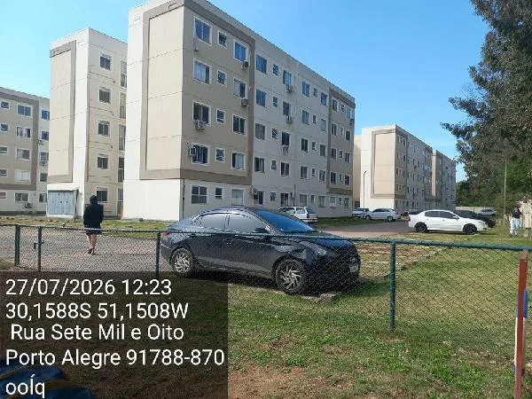 Apartamento - 2 Quartos - Porto Alegre - Ocupado — foto 2