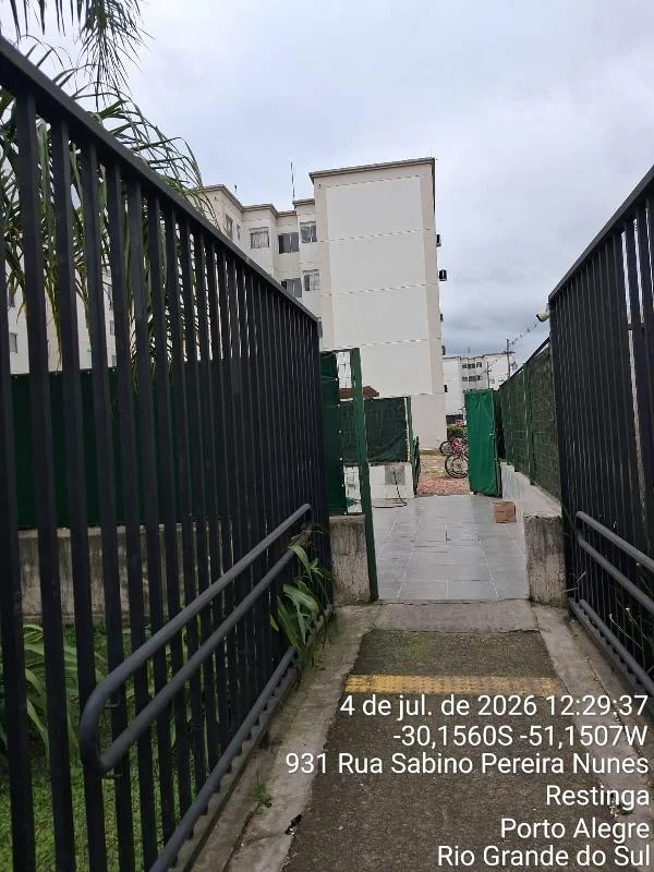Apartamento - 2 Quartos - Porto Alegre - Ocupado — foto 2