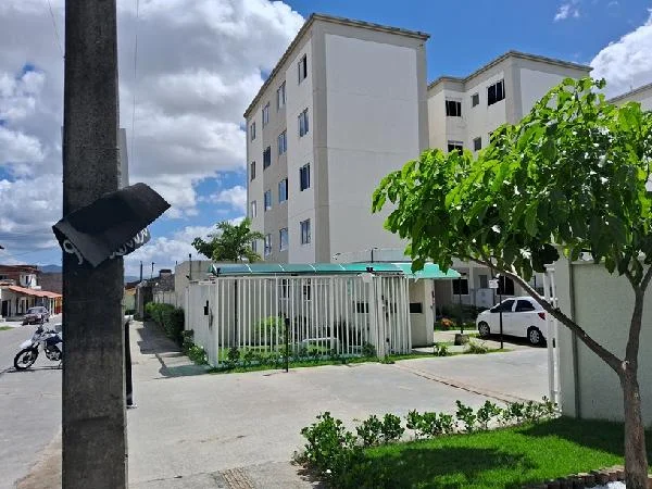 Apartamento - 2 Quartos - Maracanau - Ocupado — foto 2