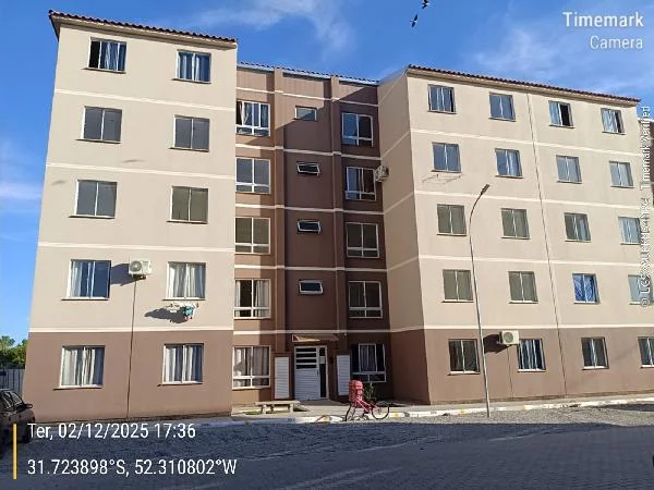 Apartamento - 2 Quartos - Pelotas - Desocupado — foto 2