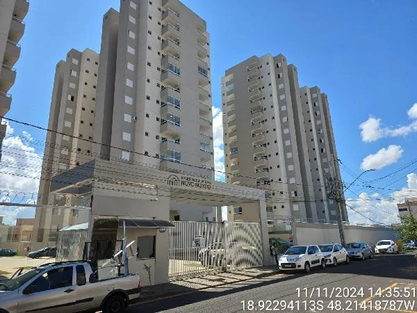 Apartamento - 2 Quartos - Uberlândia - Ocupado — foto 2