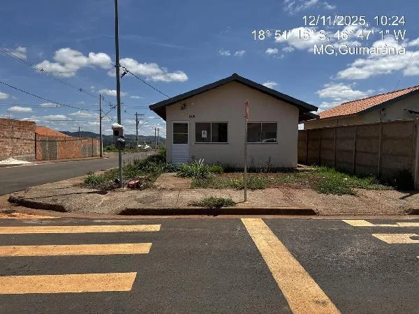 Casa - 2 Quartos - Patrocinio - Desocupado — foto 2