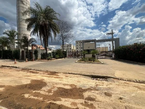 Apartamento - 2 Quartos - Sete Lagoas - Ocupado — foto 2