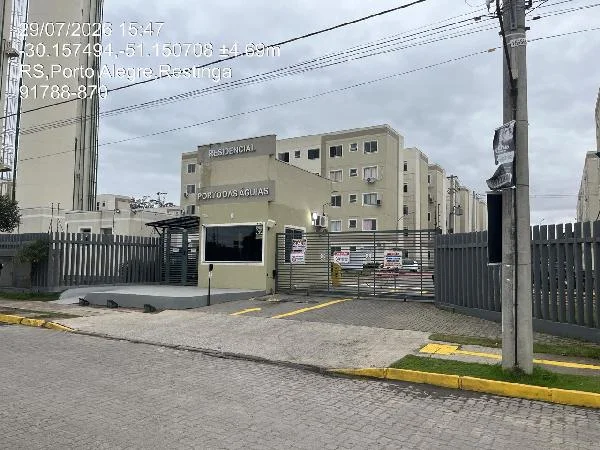 Apartamento - 2 Quartos - Porto Alegre - Ocupado — foto 2