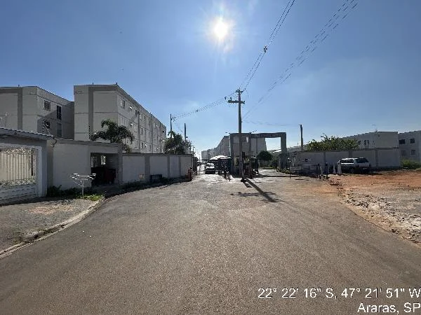 Apartamento - 2 Quartos - Araras - Ocupado — foto 2