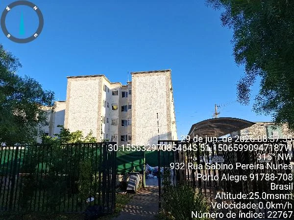 Apartamento - 2 Quartos - Porto Alegre - Ocupado — foto 2