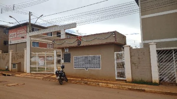 Apartamento - 2 Quartos - Cidade Ocidental - Ocupado — foto 2