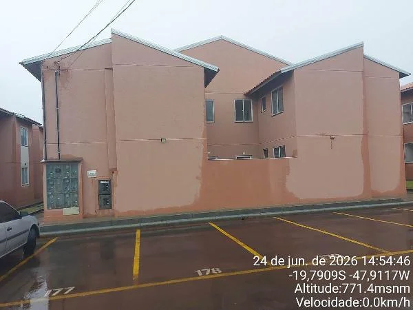 Apartamento - 2 Quartos - Uberaba - Desocupado — foto 2
