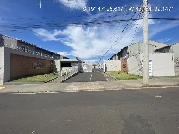 Apartamento - 2 Quartos - Uberaba - Desocupado — foto 2