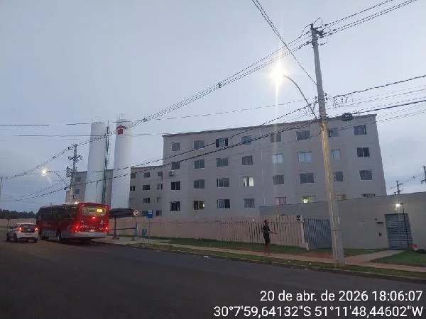 Apartamento - 2 Quartos - Porto Alegre - Ocupado — foto 2