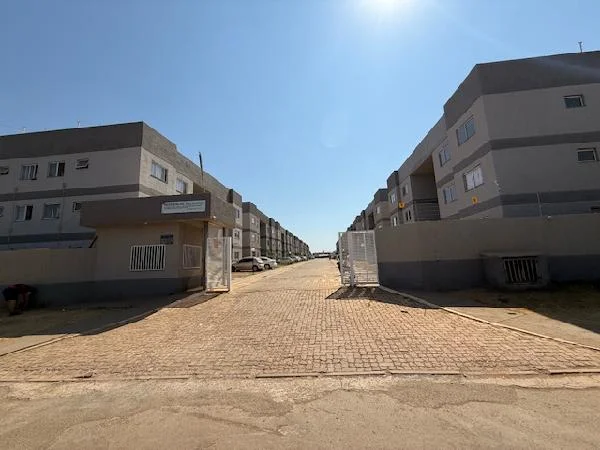 Apartamento - 2 Quartos - Cidade Ocidental - Ocupado — foto 2