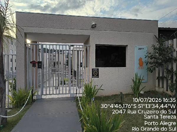 Apartamento - 2 Quartos - Porto Alegre - Desocupado — foto 2