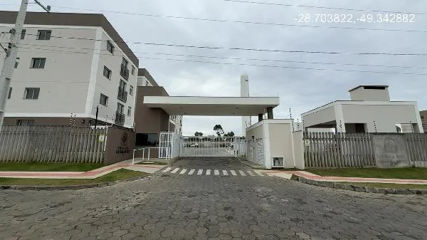 Apartamento - 2 Quartos - Criciúma - Ocupado — foto 2