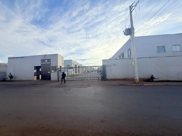 Apartamento - 2 Quartos - Cidade Ocidental - Ocupado — foto 2