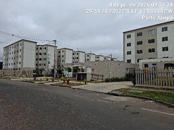 Apartamento - 2 Quartos - Porto Alegre - Ocupado — foto 2