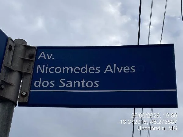 Apartamento - 2 Quartos - Uberlândia - Desocupado — foto 2
