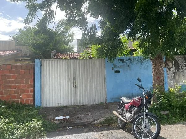 Casa - 2 Quartos - Horizonte - Ocupado