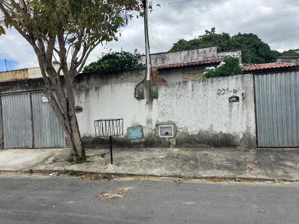 Casa - 2 Quartos - Horizonte - Ocupado