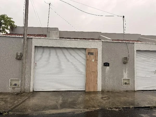 Casa - 2 Quartos - Horizonte - Ocupado