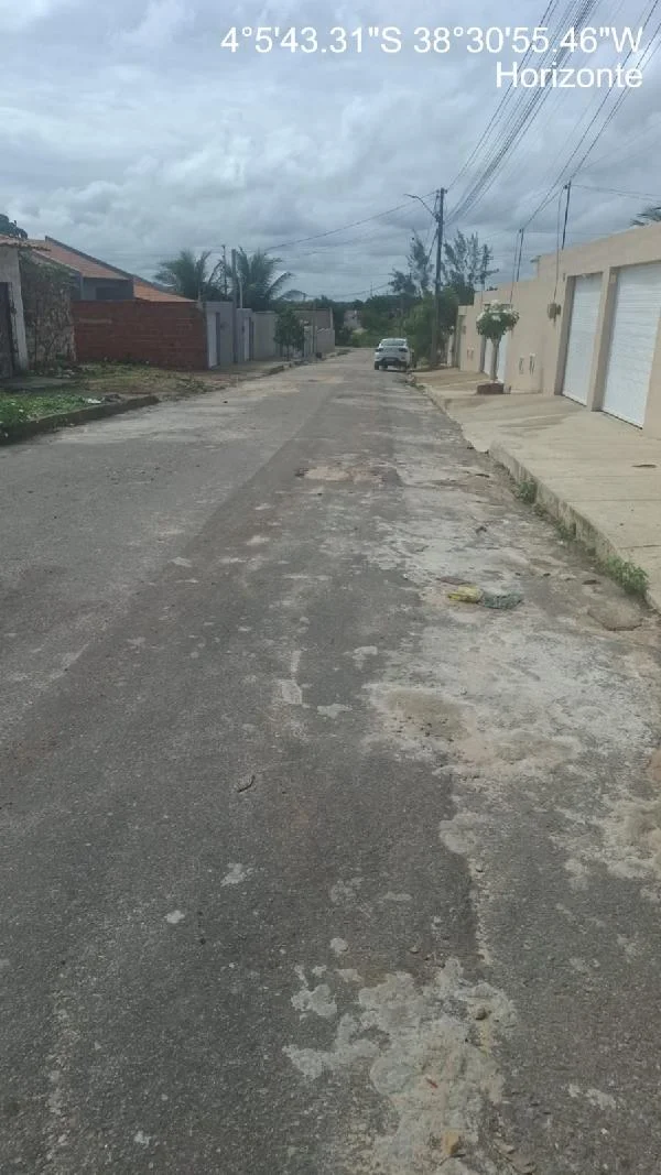 Casa - 3 Quartos - Horizonte - Desocupado