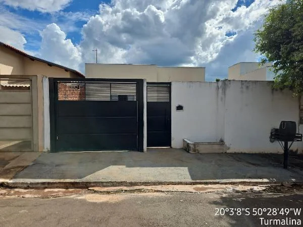 Casa - 2 Quartos - Turmalina - Ocupado