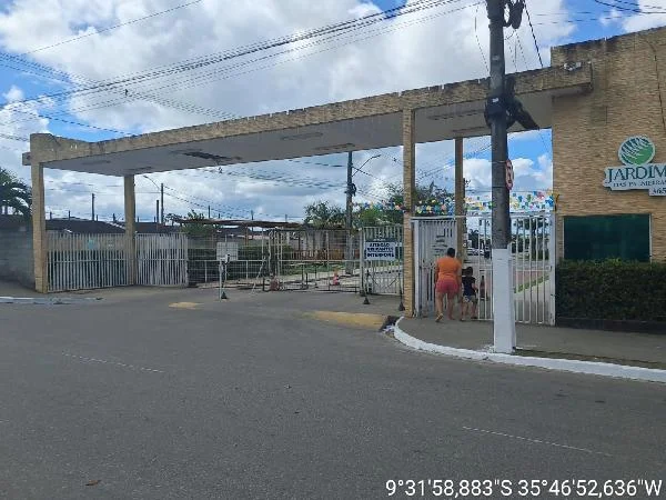 Casa - 2 Quartos - Maceio - Ocupado