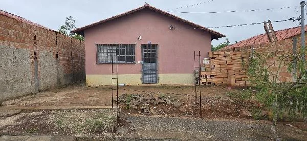 Casa - 2 Quartos - Perdigão - Ocupado